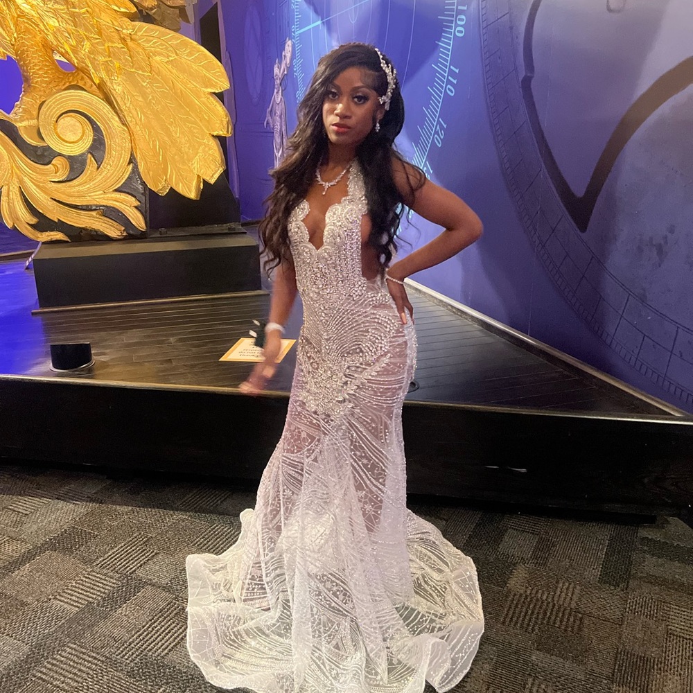 Elegant White Lace Evening Gown